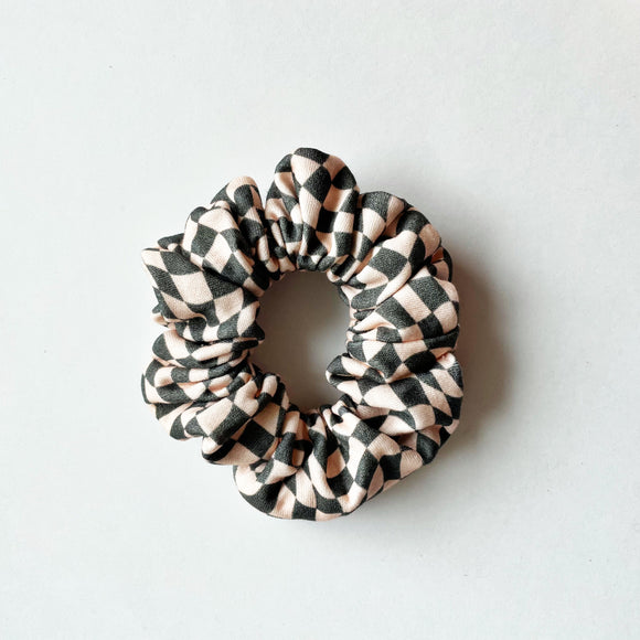Black Wave Checkered Knit Scrunchie