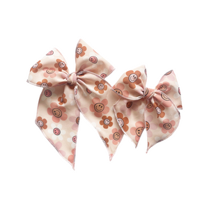 Muted Smile Daisy Elle Bow