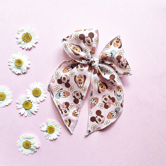 Fab 5 Daisies Elle Bow